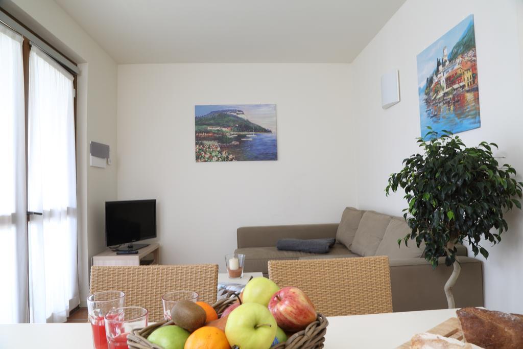 Appartamenti Corte Leonardo Garda  Pokoj fotografie